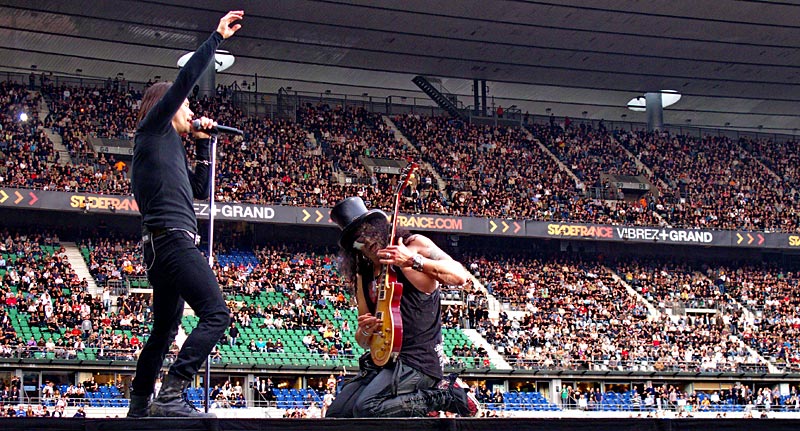 Myles Kennedy and Slash at the Stade de France
