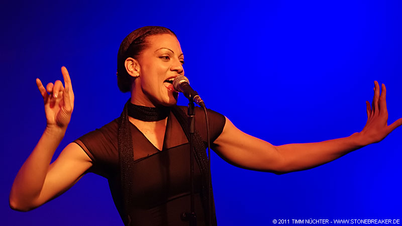 110309_040_m2_alison-degbe_fi